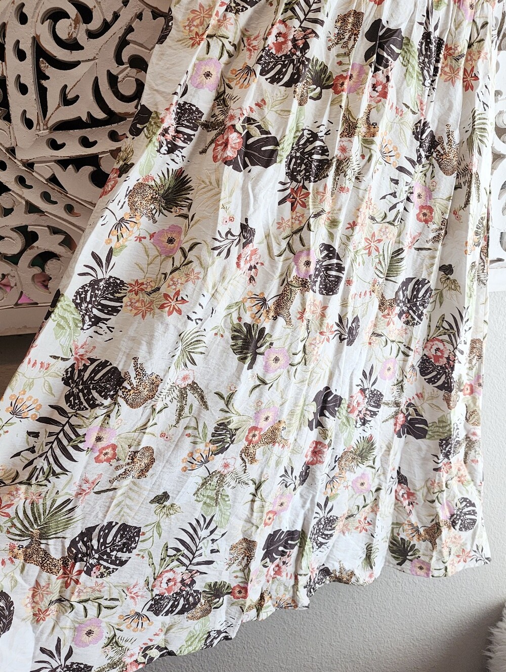 ELLISON FLORAL STYLE FRONT BUTTON SHORT SLEEVES AND COLLLAR SZ SMALL - Picture 13 of 15